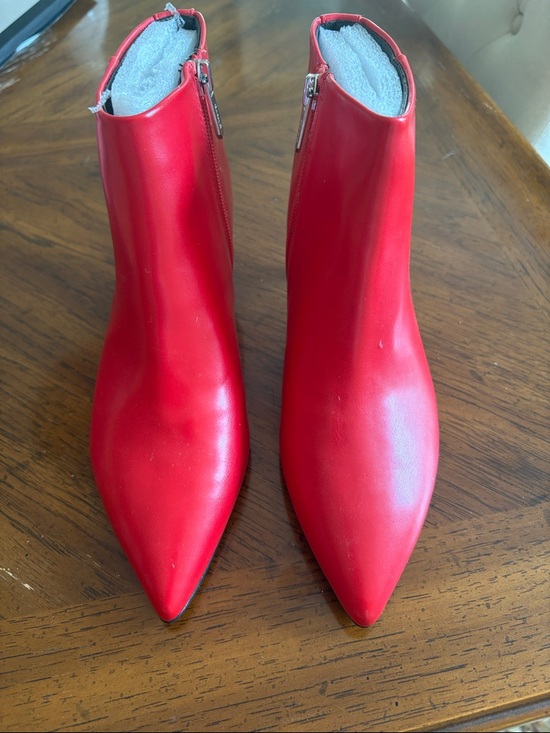 Circus by Sam Edelman Shoes - NWT Circus by Sam Edelman red kitten heel booties. Size 6.5